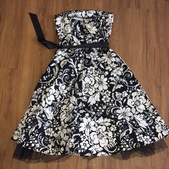 Black &white strapless dress - Picture 2 of 6